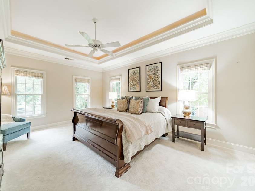 2516 Selwyn Avenue, Charlotte, NC 28209.  MLS# CAR4351447, YatesRealty ID 11673. Primary Suite