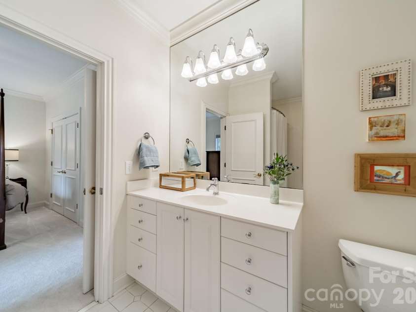 2516 Selwyn Avenue, Charlotte, NC 28209.  MLS# CAR4351447, YatesRealty ID 11673. Shared Bath 4