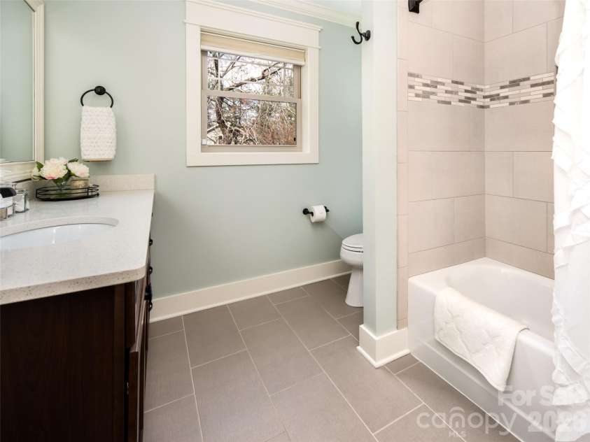27 Slippery Rock Drive, Fletcher, NC 28732.  MLS# CAR4364878, YatesRealty ID 11676. 