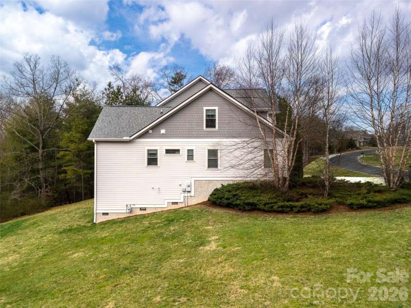 27 Slippery Rock Drive, Fletcher, NC 28732.  MLS# CAR4364878, YatesRealty ID 11676. 