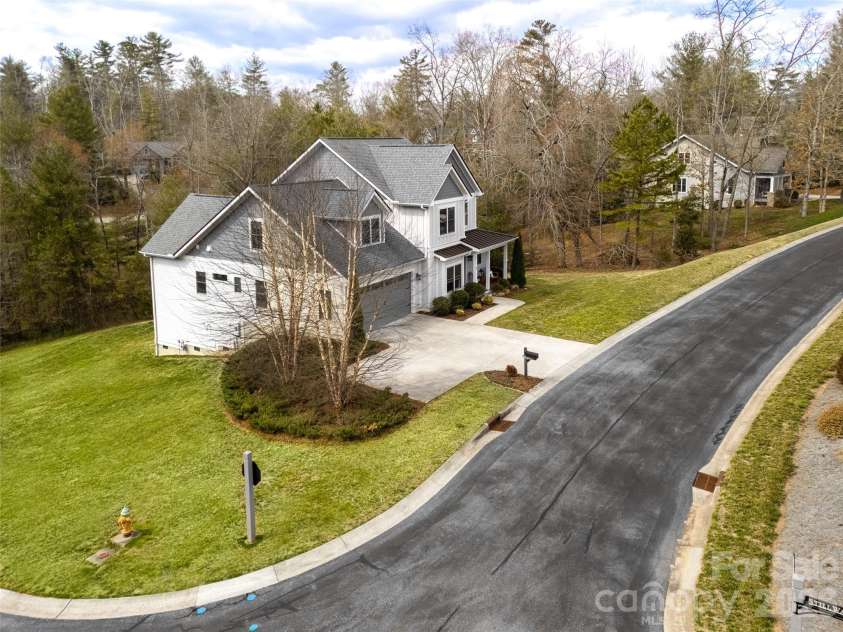 27 Slippery Rock Drive, Fletcher, NC 28732.  MLS# CAR4364878, YatesRealty ID 11676. 