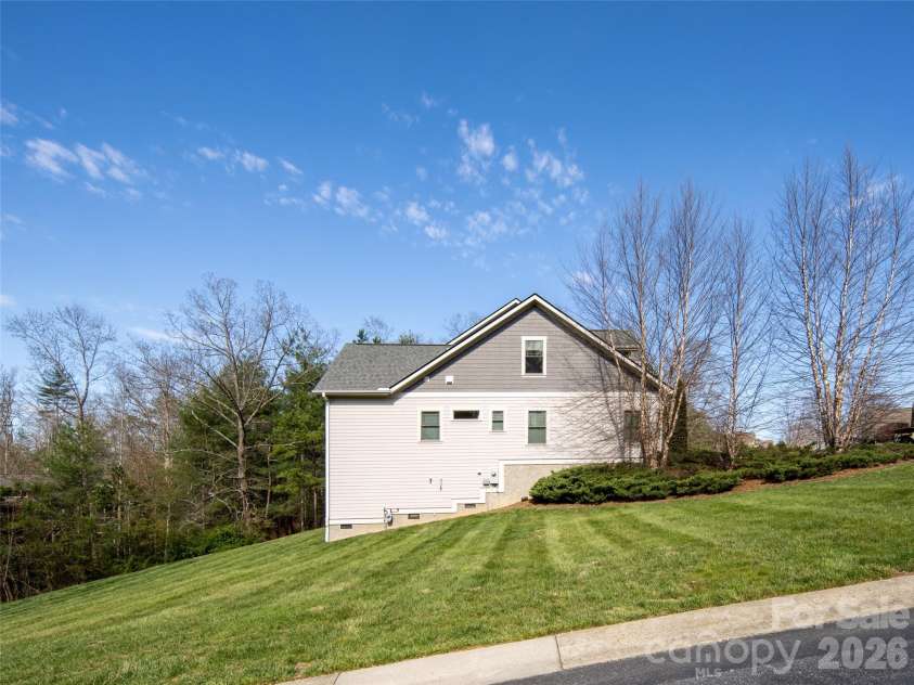 27 Slippery Rock Drive, Fletcher, NC 28732.  MLS# CAR4364878, YatesRealty ID 11676. 