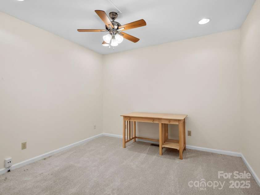 401 Scarlet Oak Lane, Hendersonville, NC 28791.  MLS# CAR4215612, YatesRealty ID 11677. Office or Guest Room