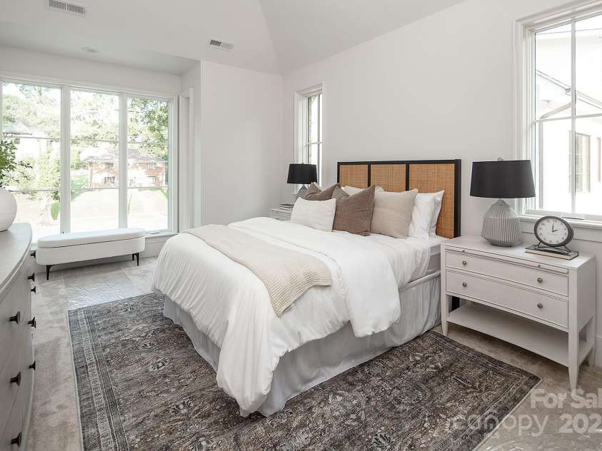 1214 Kings Drive, Charlotte, NC 28207.  MLS# CAR4215247, YatesRealty ID 11678. 
