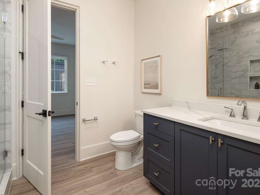 1214 Kings Drive, Charlotte, NC 28207.  MLS# CAR4215247, YatesRealty ID 11678. 