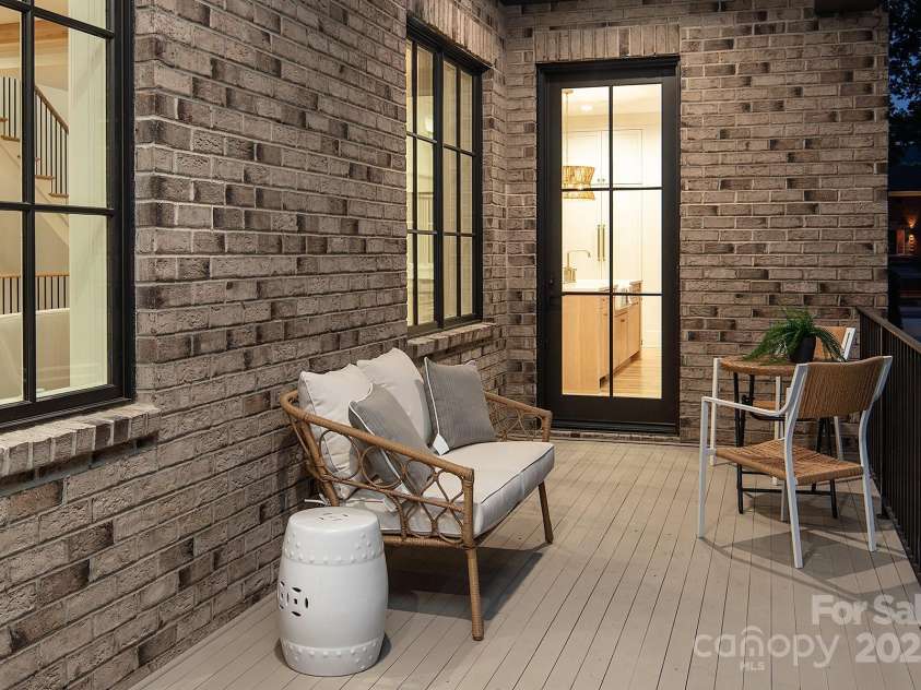 1214 Kings Drive, Charlotte, NC 28207.  MLS# CAR4215247, YatesRealty ID 11678. 