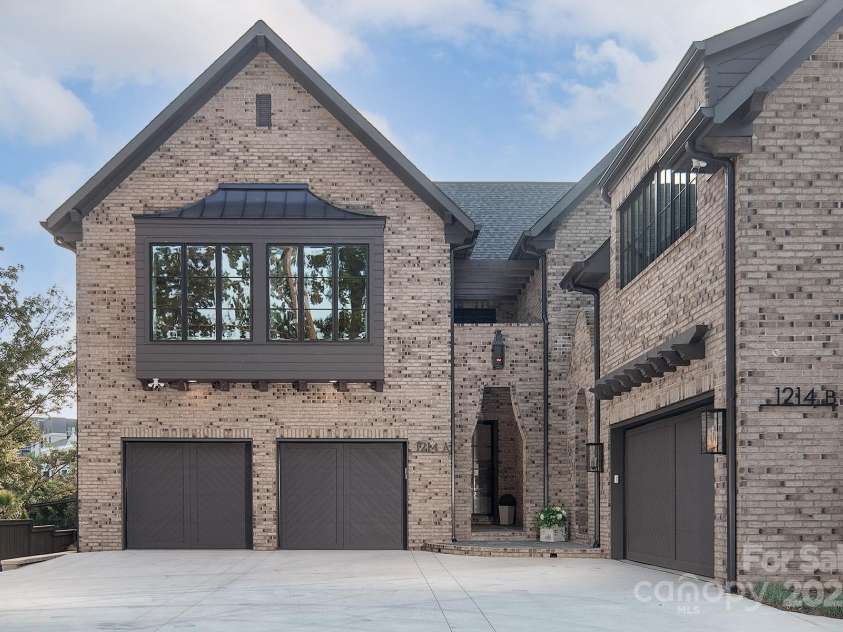 1214 Kings Drive, Charlotte, NC 28207.  MLS# CAR4215247, YatesRealty ID 11678. 