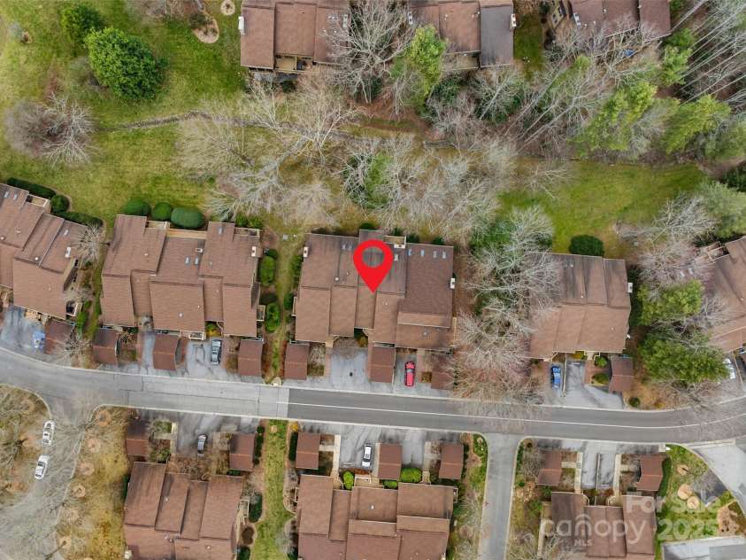 603 Red Oak Drive, Hendersonville, NC 28791.  MLS# CAR4234152, YatesRealty ID 11679. 