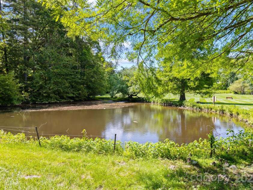 603 Red Oak Drive, Hendersonville, NC 28791.  MLS# CAR4234152, YatesRealty ID 11679. 