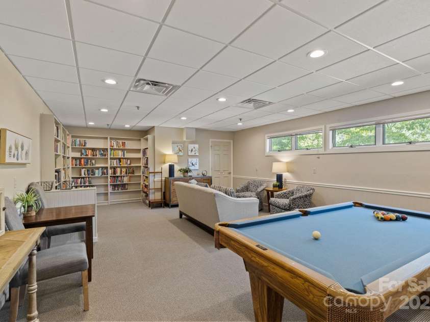 603 Red Oak Drive, Hendersonville, NC 28791.  MLS# CAR4234152, YatesRealty ID 11679. 