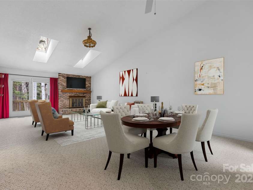 603 Red Oak Drive, Hendersonville, NC 28791.  MLS# CAR4234152, YatesRealty ID 11679. 