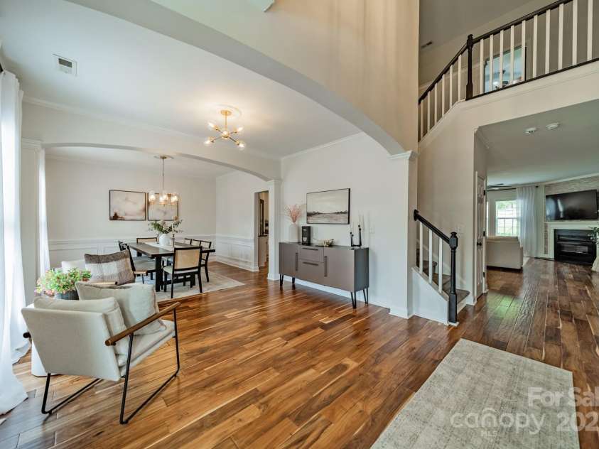 117 Middleton Place, Mooresville, NC 28117.  MLS# CAR4243590, YatesRealty ID 11681. 2-Story Foyer