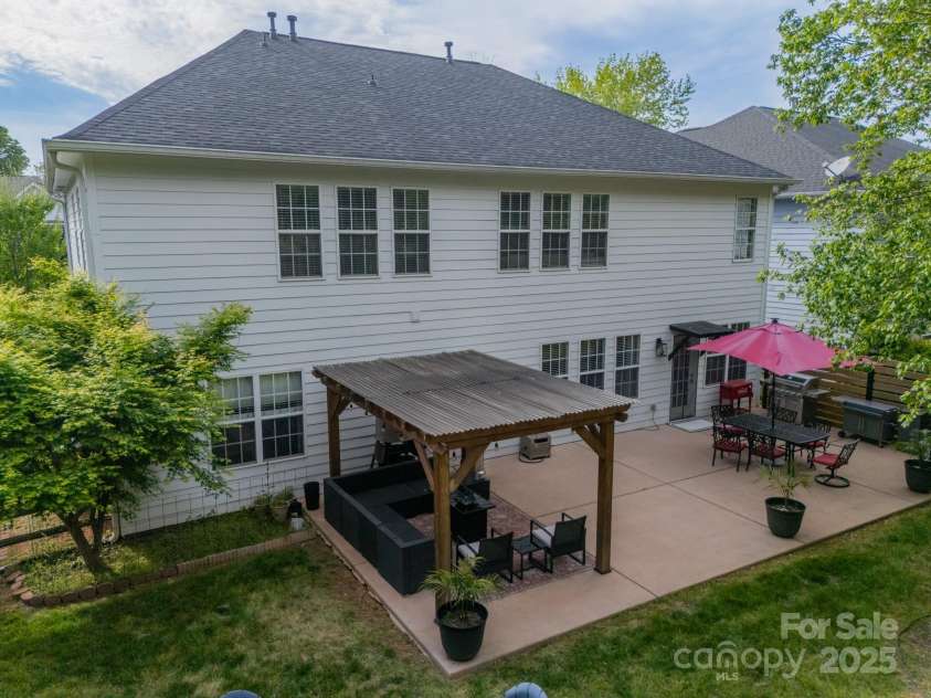 117 Middleton Place, Mooresville, NC 28117.  MLS# CAR4243590, YatesRealty ID 11681. Aerial View of Patio