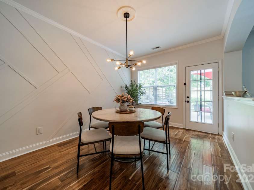 117 Middleton Place, Mooresville, NC 28117.  MLS# CAR4243590, YatesRealty ID 11681. Breakfast Room with Beautiful Custom Accent Wall