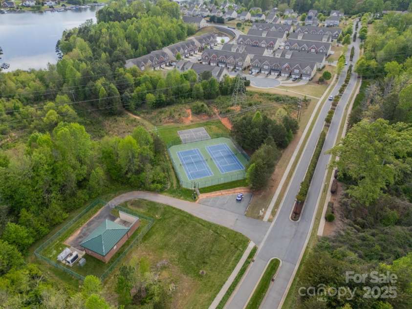 117 Middleton Place, Mooresville, NC 28117.  MLS# CAR4243590, YatesRealty ID 11681. Community Sports Courts