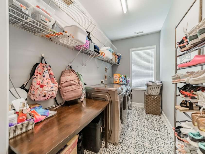 117 Middleton Place, Mooresville, NC 28117.  MLS# CAR4243590, YatesRealty ID 11681. Huge Laundry Room on Main Level
