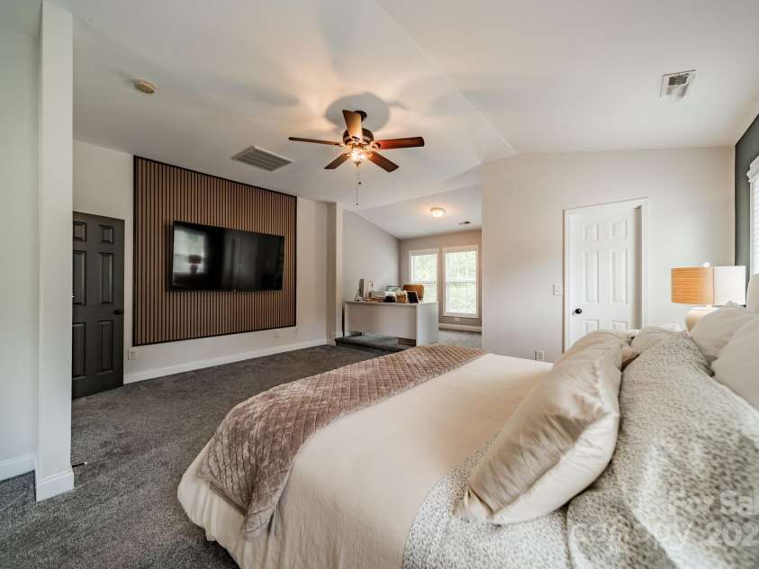 117 Middleton Place, Mooresville, NC 28117.  MLS# CAR4243590, YatesRealty ID 11681. Primary Bedroom