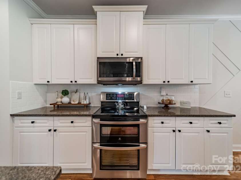 117 Middleton Place, Mooresville, NC 28117.  MLS# CAR4243590, YatesRealty ID 11681. Well-Equipped Kitchen