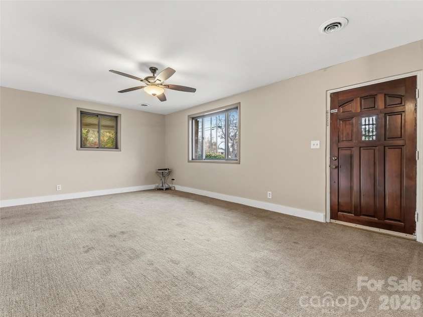 605 Dana Road, Hendersonville, NC 28792.  MLS# CAR4303127, YatesRealty ID 11681. 