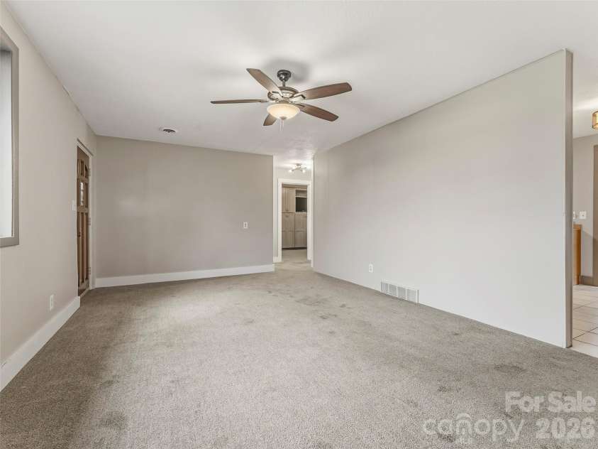 605 Dana Road, Hendersonville, NC 28792.  MLS# CAR4303127, YatesRealty ID 11681. 