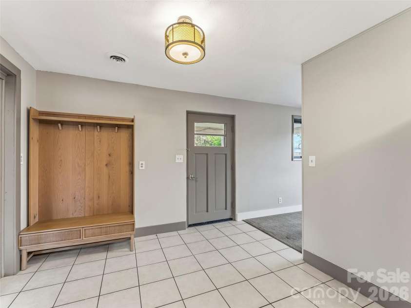605 Dana Road, Hendersonville, NC 28792.  MLS# CAR4303127, YatesRealty ID 11681. 