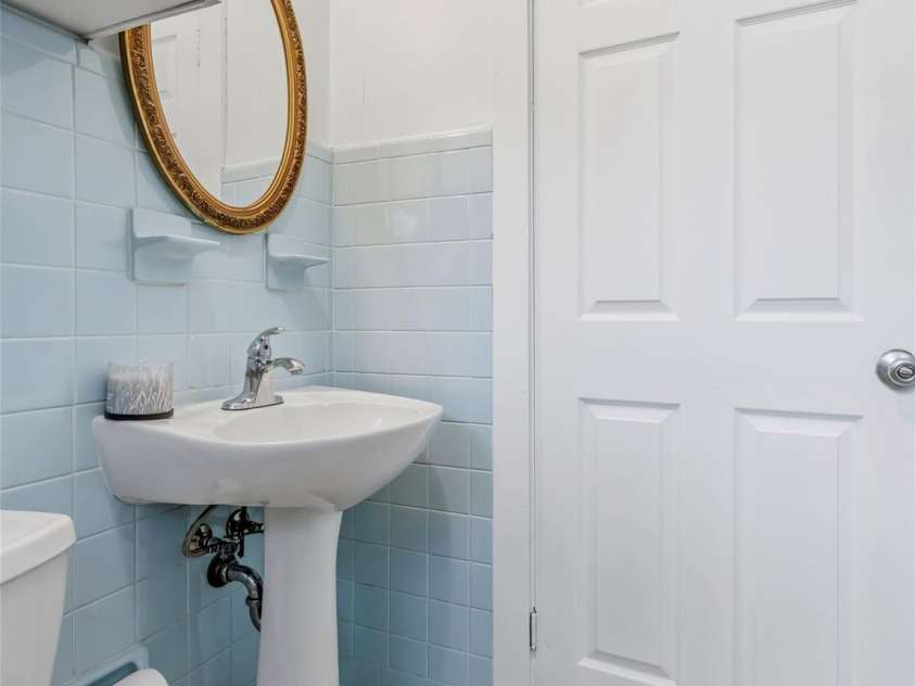 605 Dana Road, Hendersonville, NC 28792.  MLS# CAR4303127, YatesRealty ID 11681. 