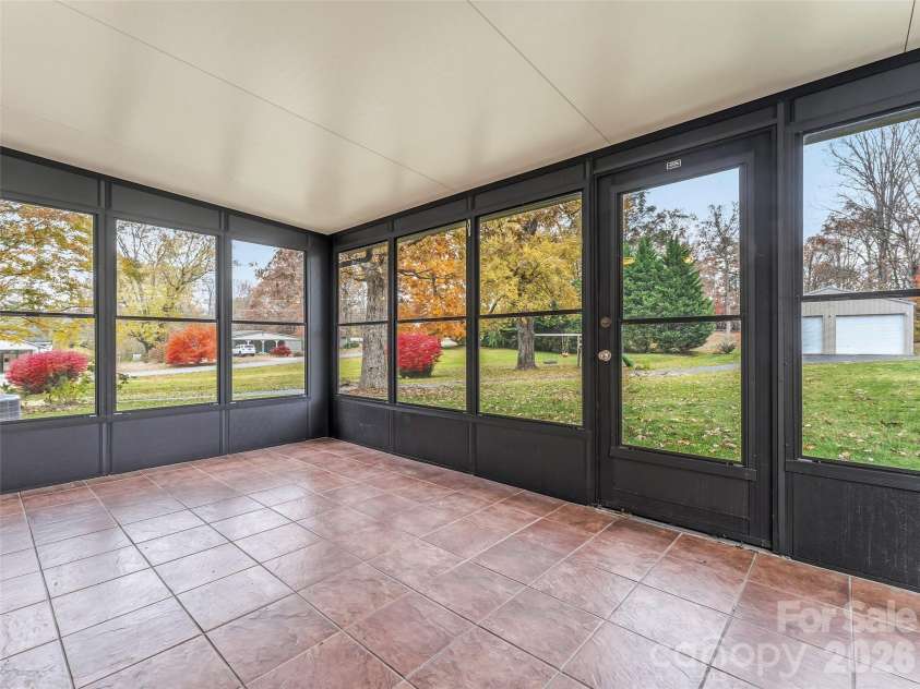 605 Dana Road, Hendersonville, NC 28792.  MLS# CAR4303127, YatesRealty ID 11681. 
