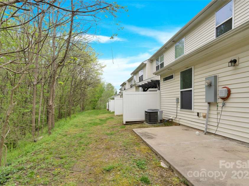 1828 Aston Mill Place, Charlotte, NC 28273.  MLS# CAR4243653, YatesRealty ID 11682. Backyard Patio