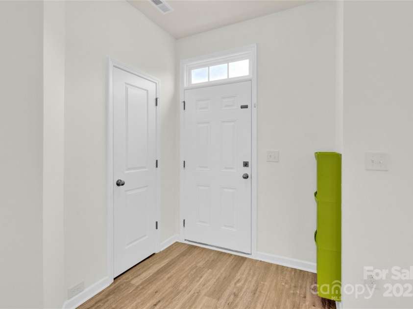 1828 Aston Mill Place, Charlotte, NC 28273.  MLS# CAR4243653, YatesRealty ID 11682. Entryway