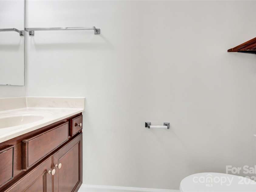 1828 Aston Mill Place, Charlotte, NC 28273.  MLS# CAR4243653, YatesRealty ID 11682. Half Bath