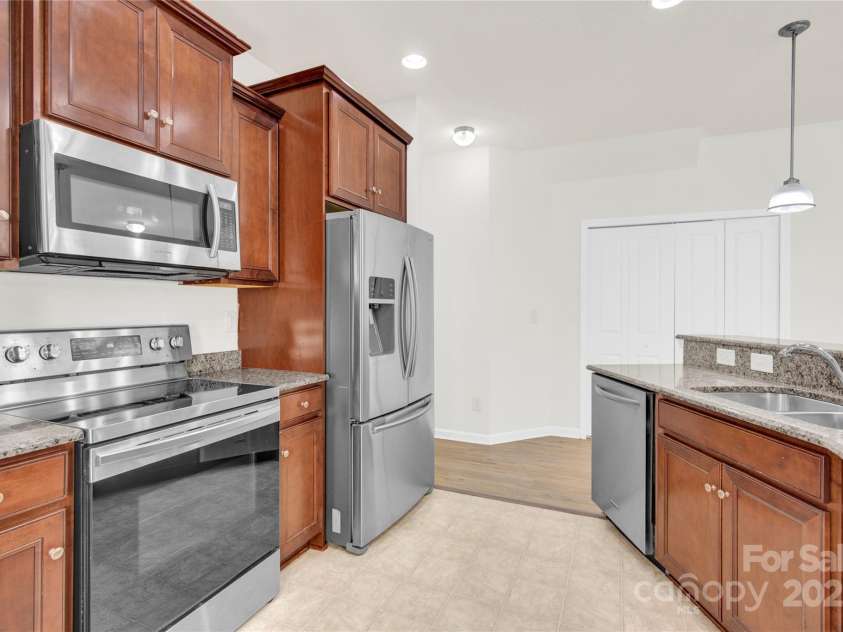 1828 Aston Mill Place, Charlotte, NC 28273.  MLS# CAR4243653, YatesRealty ID 11682. Kitchen