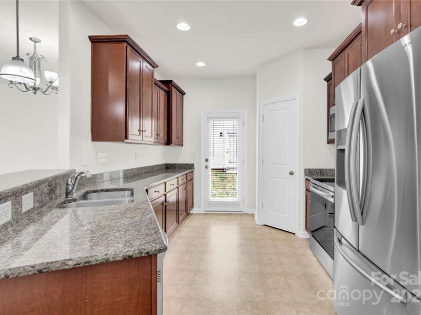 1828 Aston Mill Place, Charlotte, NC 28273.  MLS# CAR4243653, YatesRealty ID 11682. Kitchen