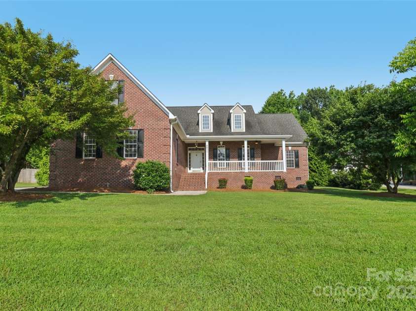 2411 Stoney Run Drive, Oakboro, NC 28129.  MLS# CAR4275000, YatesRealty ID 11682. 