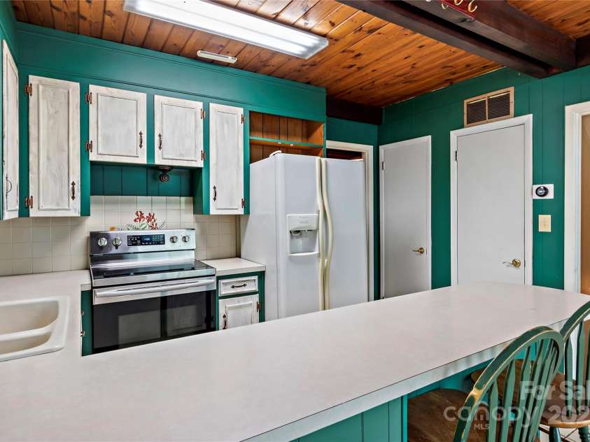2950 Beroth Road, Pfafftown, NC 27040.  MLS# CAR4250147, YatesRealty ID 11683. 