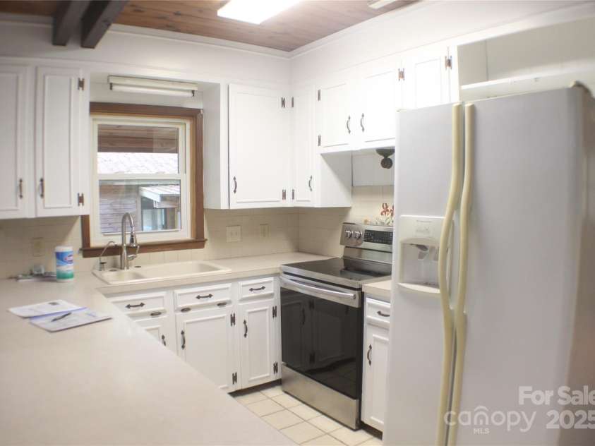 2950 Beroth Road, Pfafftown, NC 27040.  MLS# CAR4250147, YatesRealty ID 11683. 