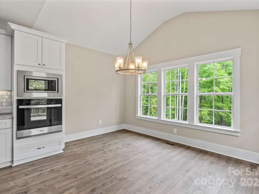 156 Clear Springs Road, Mooresville, NC 28115.  MLS# CAR4251662, YatesRealty ID 11684. Informal eating space/ breakfast nook
