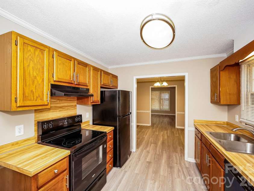 2419 Westminster Drive, Concord, NC 28027.  MLS# CAR4367025, YatesRealty ID 11685. 