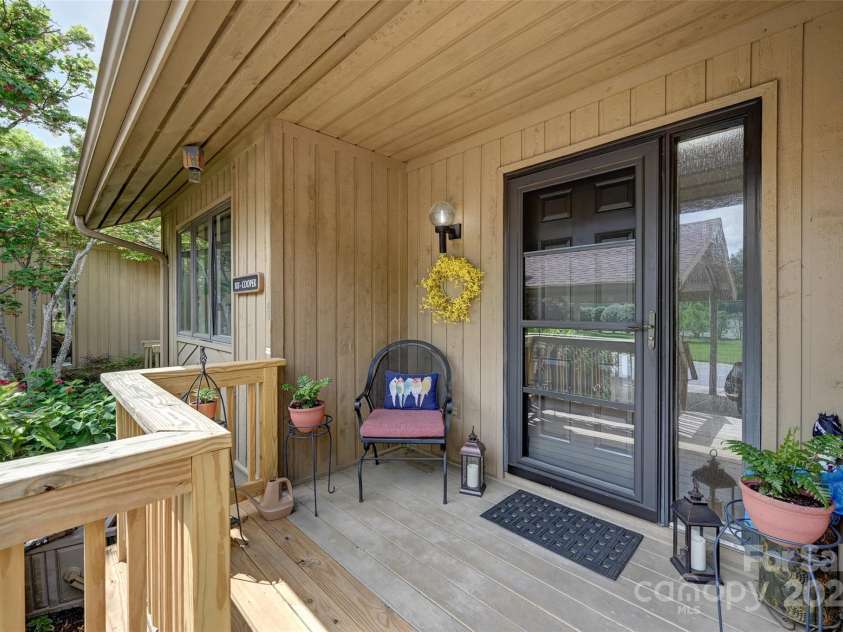 103 Red Oak Drive, Hendersonville, NC 28791.  MLS# CAR4250890, YatesRealty ID 11686. 