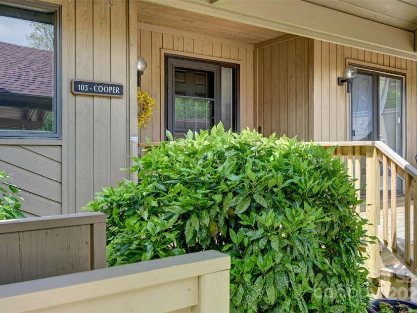 103 Red Oak Drive, Hendersonville, NC 28791.  MLS# CAR4250890, YatesRealty ID 11686. 