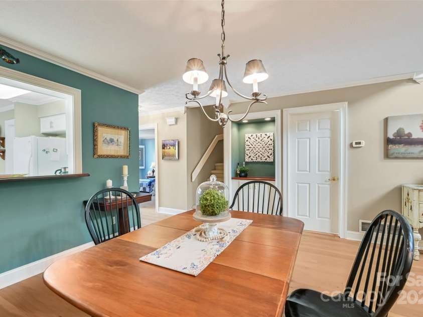 103 Red Oak Drive, Hendersonville, NC 28791.  MLS# CAR4250890, YatesRealty ID 11686. 