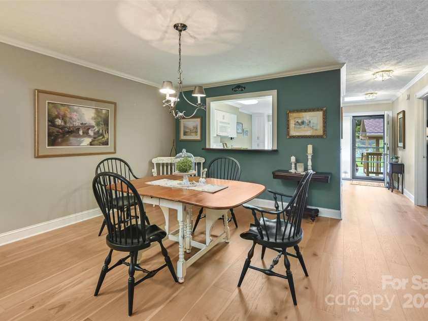 103 Red Oak Drive, Hendersonville, NC 28791.  MLS# CAR4250890, YatesRealty ID 11686. 