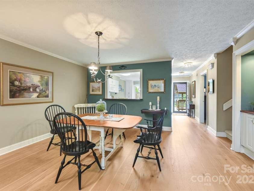 103 Red Oak Drive, Hendersonville, NC 28791.  MLS# CAR4250890, YatesRealty ID 11686. 