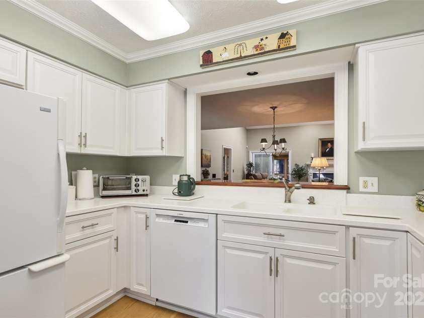 103 Red Oak Drive, Hendersonville, NC 28791.  MLS# CAR4250890, YatesRealty ID 11686. 