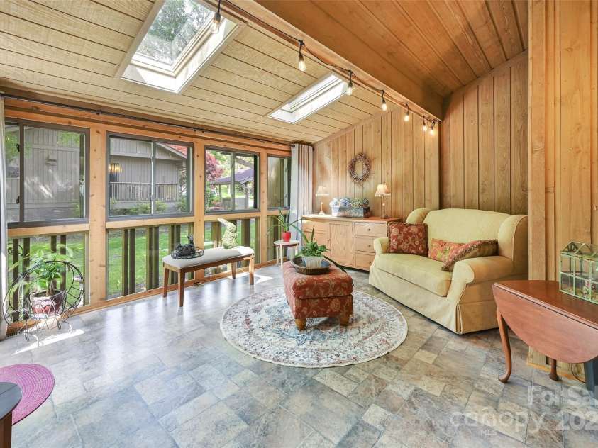 103 Red Oak Drive, Hendersonville, NC 28791.  MLS# CAR4250890, YatesRealty ID 11686. 