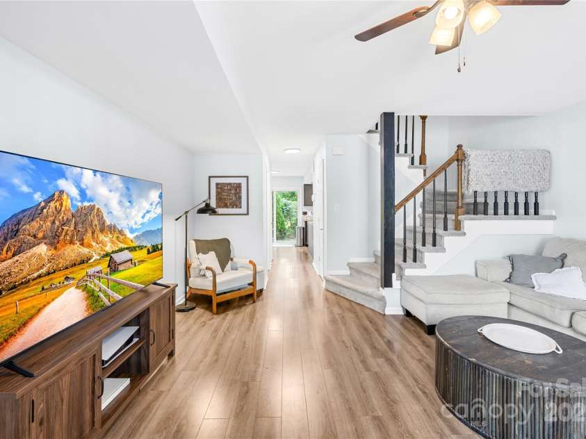 9214 Vicksburg Park Court, Charlotte, NC 28210.  MLS# CAR4252087, YatesRealty ID 11687. 