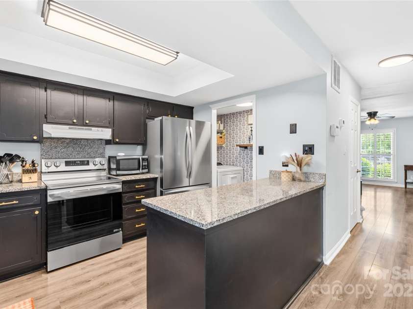 9214 Vicksburg Park Court, Charlotte, NC 28210.  MLS# CAR4252087, YatesRealty ID 11687. 
