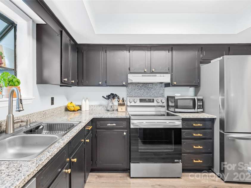 9214 Vicksburg Park Court, Charlotte, NC 28210.  MLS# CAR4252087, YatesRealty ID 11687. 