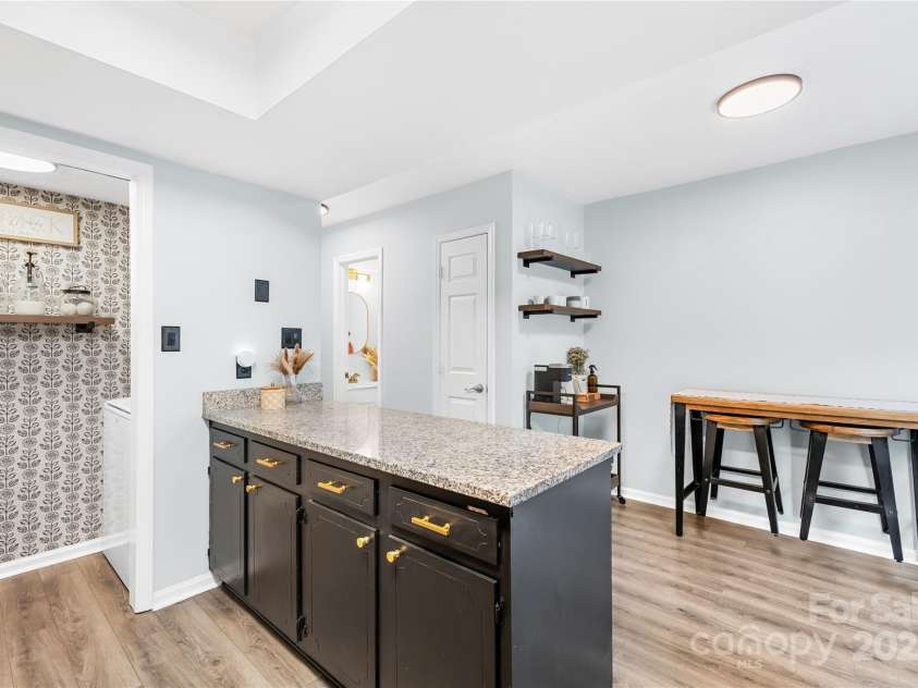 9214 Vicksburg Park Court, Charlotte, NC 28210.  MLS# CAR4252087, YatesRealty ID 11687. 
