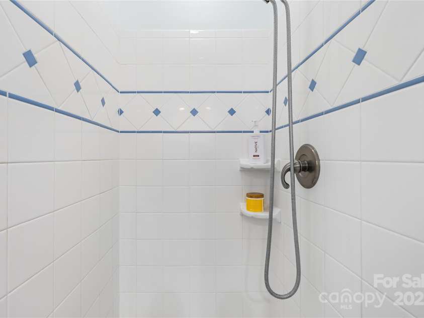 9214 Vicksburg Park Court, Charlotte, NC 28210.  MLS# CAR4252087, YatesRealty ID 11687. 