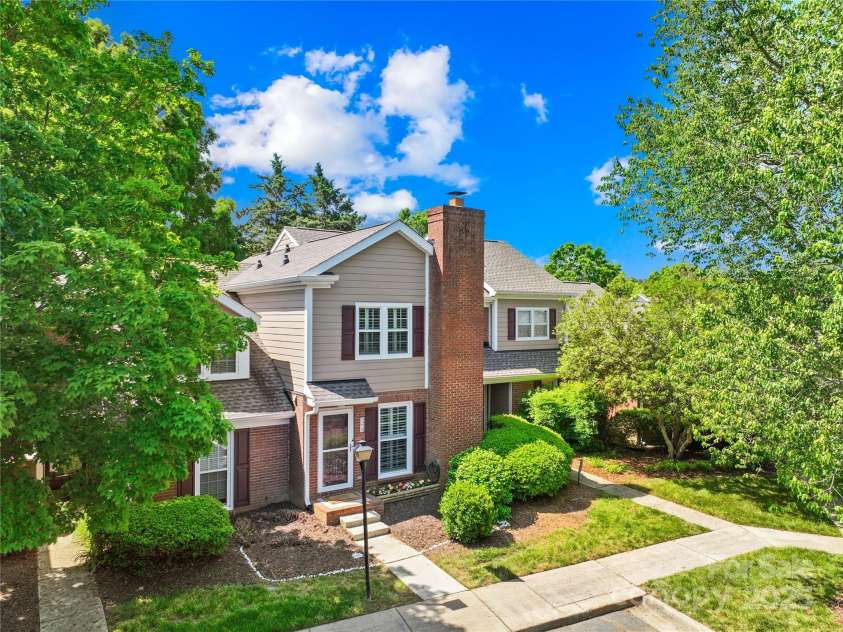 9214 Vicksburg Park Court, Charlotte, NC 28210.  MLS# CAR4252087, YatesRealty ID 11687. 